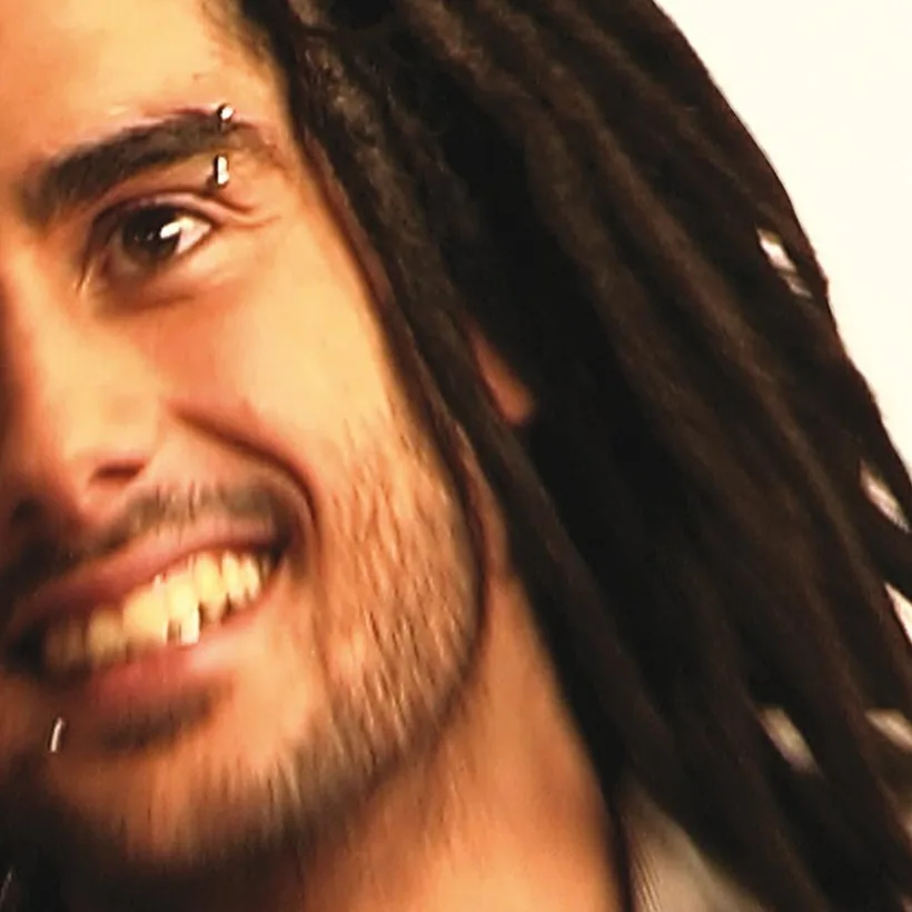 Melen en 2003, con rastas y piercing en la ceja